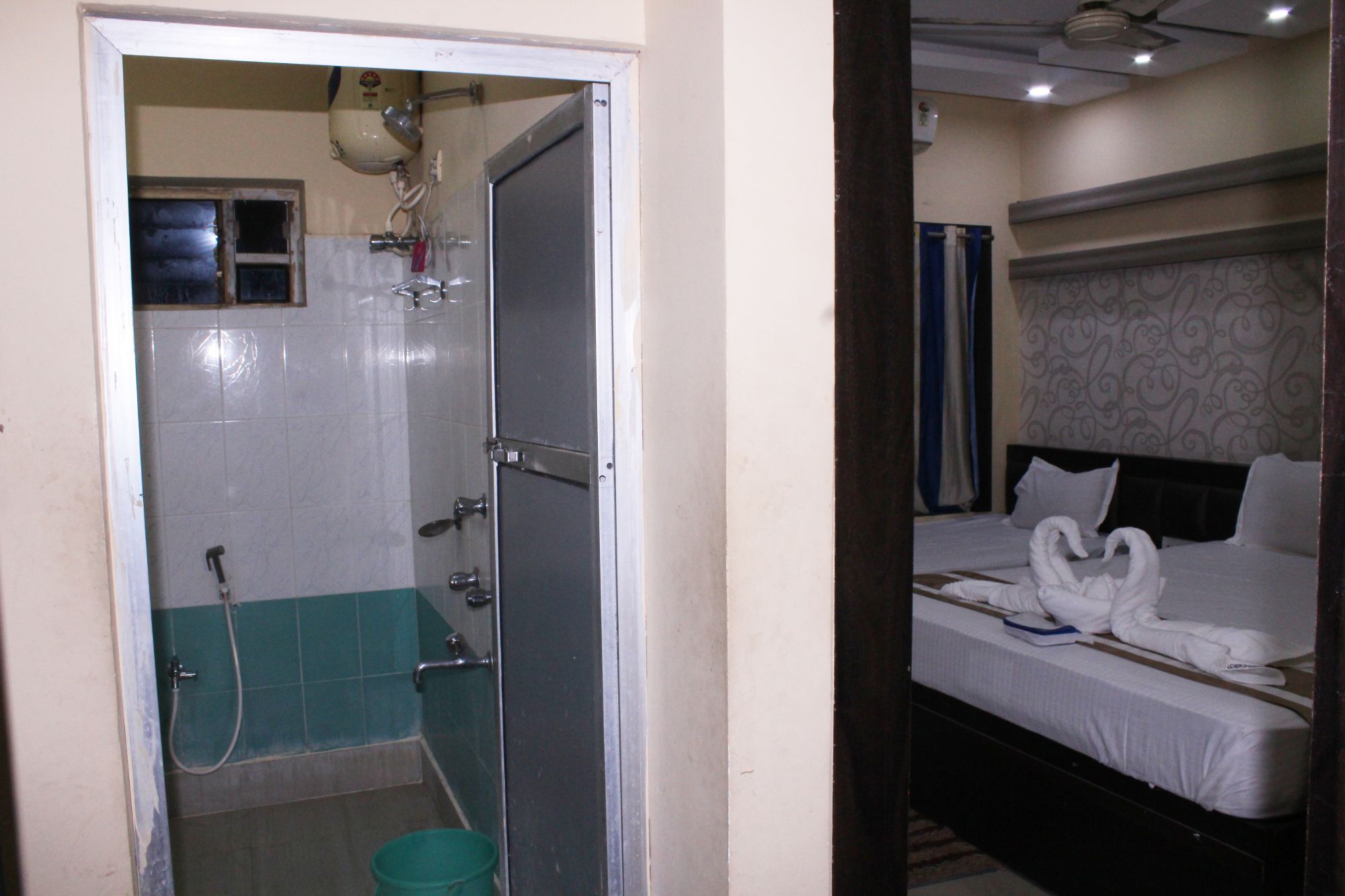 bathroom - AC THREE BEDDED DELUXE ROOM - GROUND FLOOR